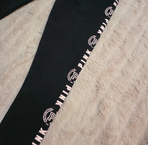 PINK Victoria's Secret YOGA Women's Black and Gray Logo Leggings - Picture 4 of 8
